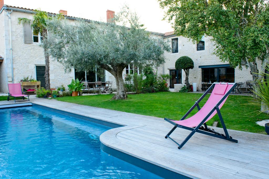 Un Banc Au Soleil Bed & Breakfast Marsilly  Eksteriør bilde